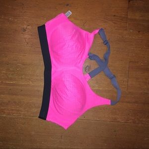 Victoria Sport sports bra